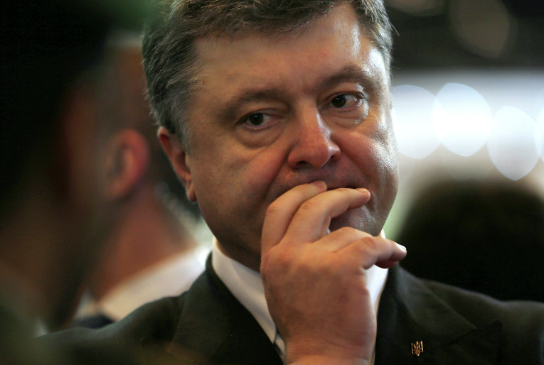 Порошенко рассказал российским журналистам, когда на Донбассе пройдут выборы