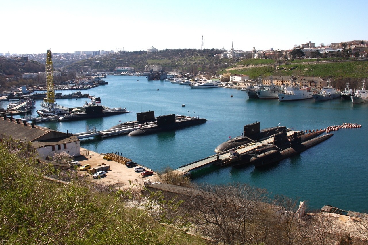 База ВМФ В Южной бухте Севастополе