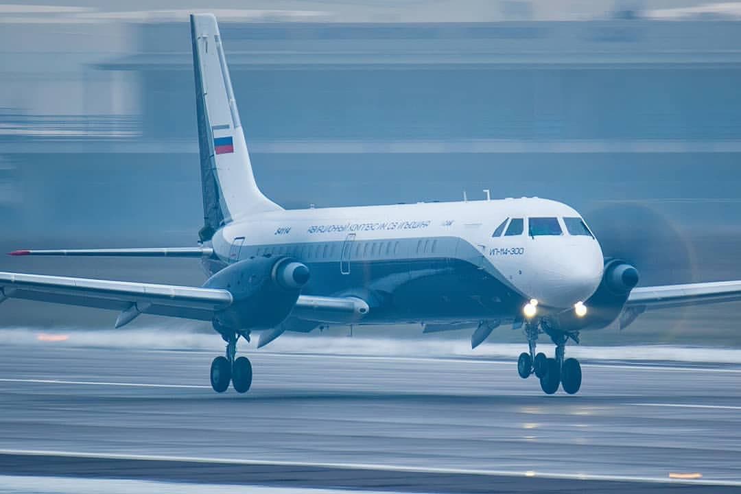 Новая гражданская в россии. Ил-114-300. Ил-114 300 пассажирский самолёт. Ил114 300 ОАК. Новый ил 114 300.