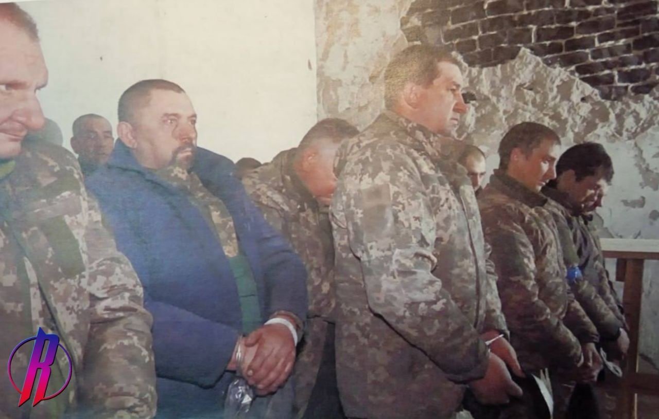 Пленные украинцы в плену. Поенные российские военные. Пленные военнослужащие ВСУ.