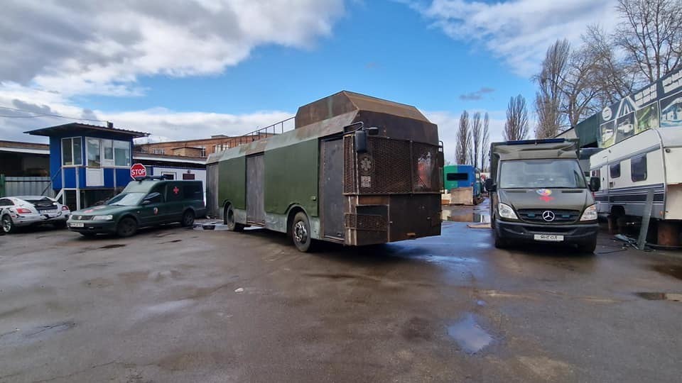 Военный бронированный автобус